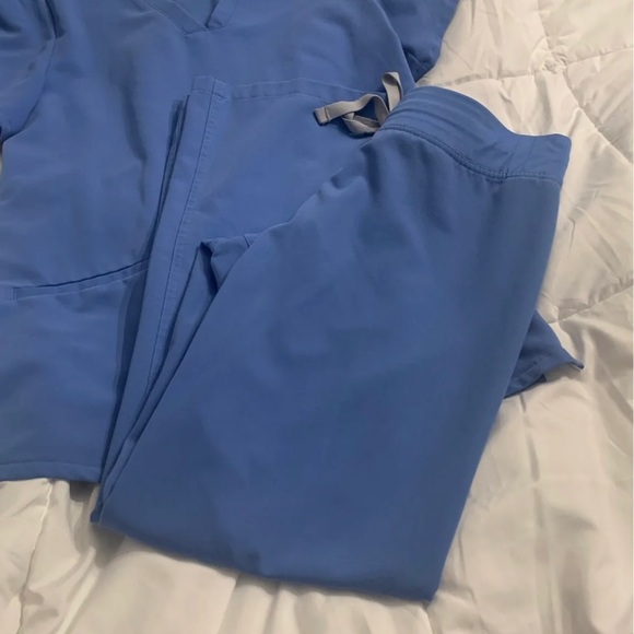 Figs Ceil blue scrub set - Picture 3 of 7